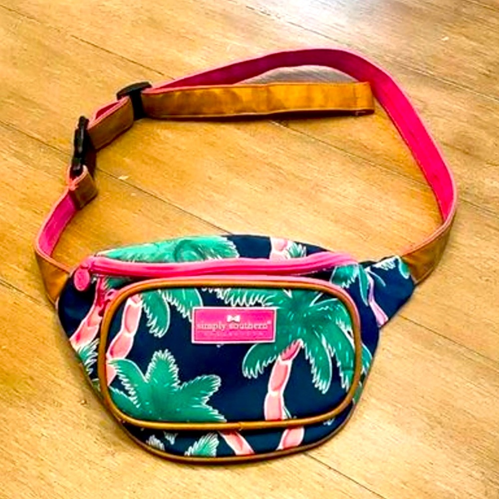 Medium sized, palm tree printed pattern, simply southern collection Fanny pack